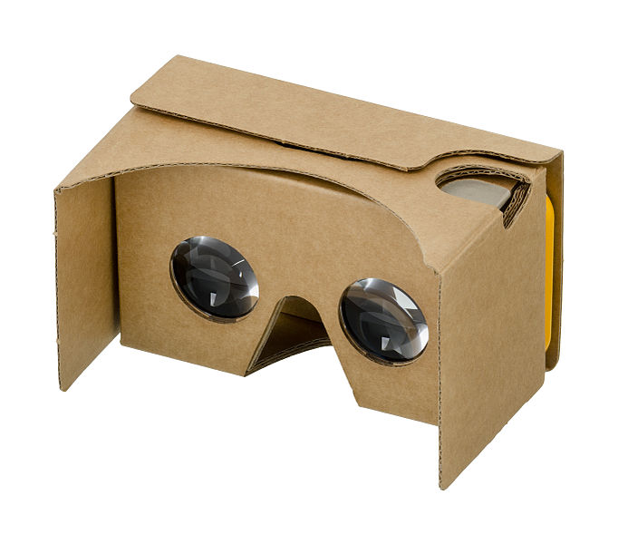 Um visualizador de realidade virtual feito de papelão simples com duas lentes biconvexas e um recorte para um celular