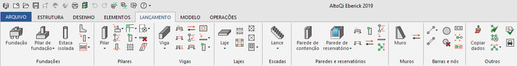 Interface do Eberick 2019 baseada em ribbon, destaque para guia Lançamento 